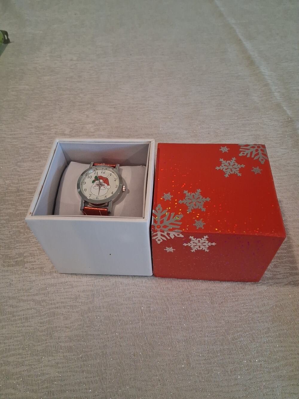 Christmas Santa Claus Watch Red Snowflake Strap Holiday Novelty Box NEEDS...